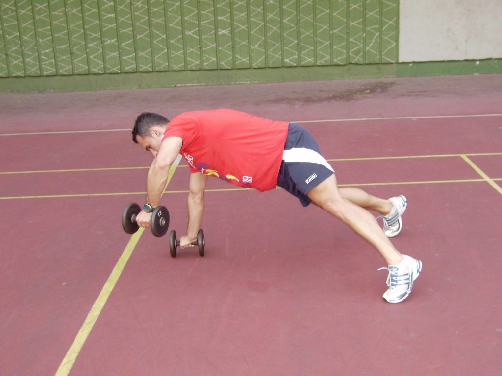 Trening za muškarce na plaži