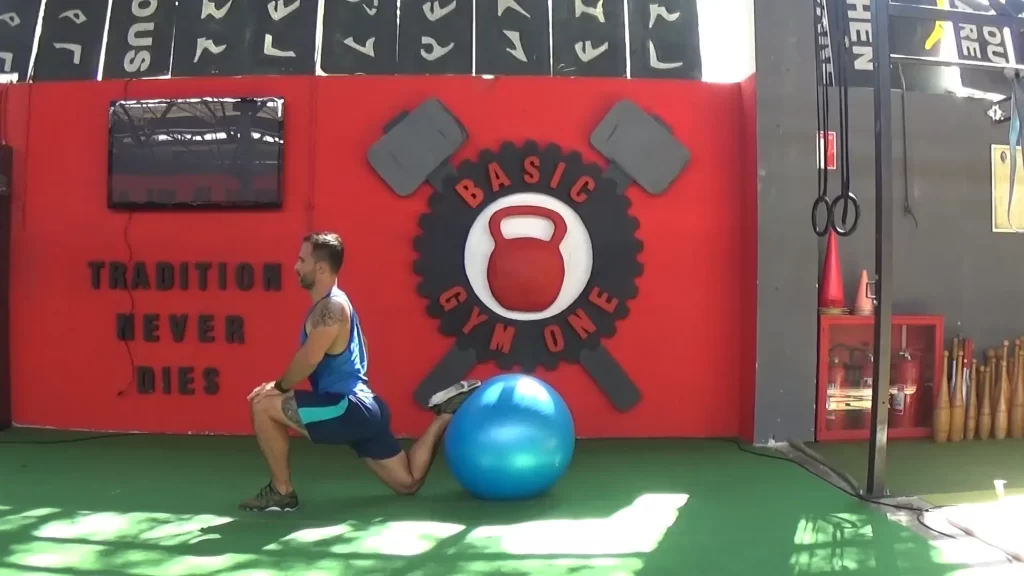 Istezanje na pilates lopti